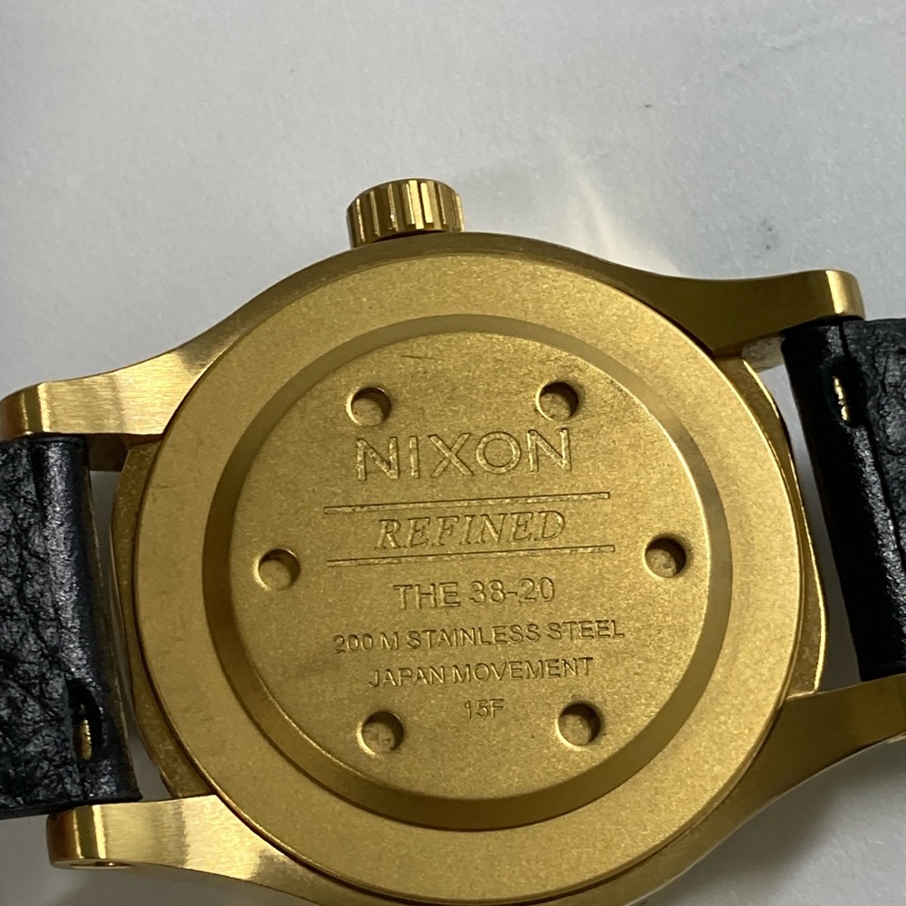 Nixon The 38-20, Refined, gold tones with black dial and strap, new battery - Picture 4 of 11